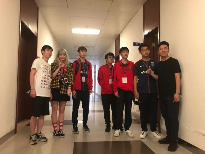 Mouz 在 ESL Pro League Season 22 中以 2：0 击败 FaZe，获得第三名